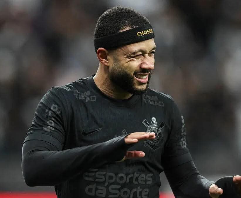 بعد حادثة ديباي الاتحاد البرازيلي يمنع الوقوف على الكرة