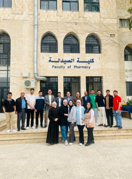 كلية الصيدلة في جامعة فيلادلفيا تحتفي بطلبتها المستجدين وتستعرض فرصهم الأكاديمية والمهنية