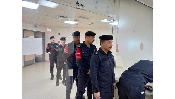 مرتبات الأمن العام تستجيب لنداء والد طفلة مصابة بالسرطان وتتبرع بالدم في مستشفى الملك المؤسس