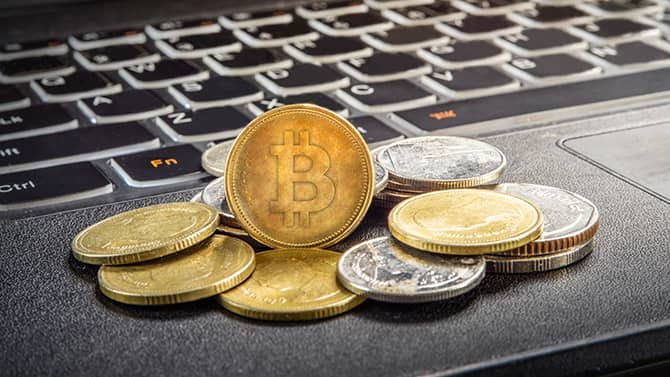 البتكوين عند أدنى مستوى منذ تشرين الثاني الماضي