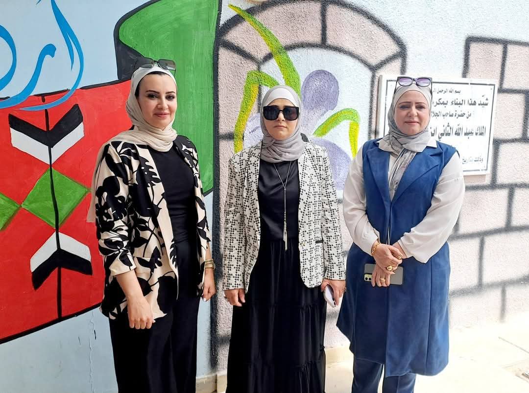 الخريشا ثتمن جهود مديرة ومعلمات  مدرسة  أبو نقلة الثانوية المختلطة في انتظام الدوام المدرسي والانضباط الطلابي.