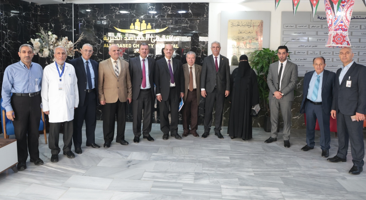  الصحة النيابية تزور مستشفى المقاصد الخيرية