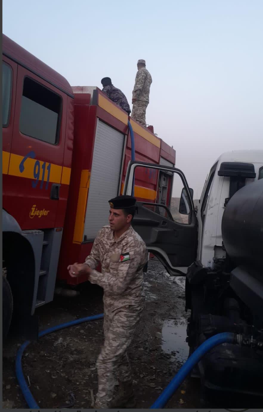المنطقة العسكرية الوسطى تساند في إخماد حريق بأحد المصانع في الموقر....صور