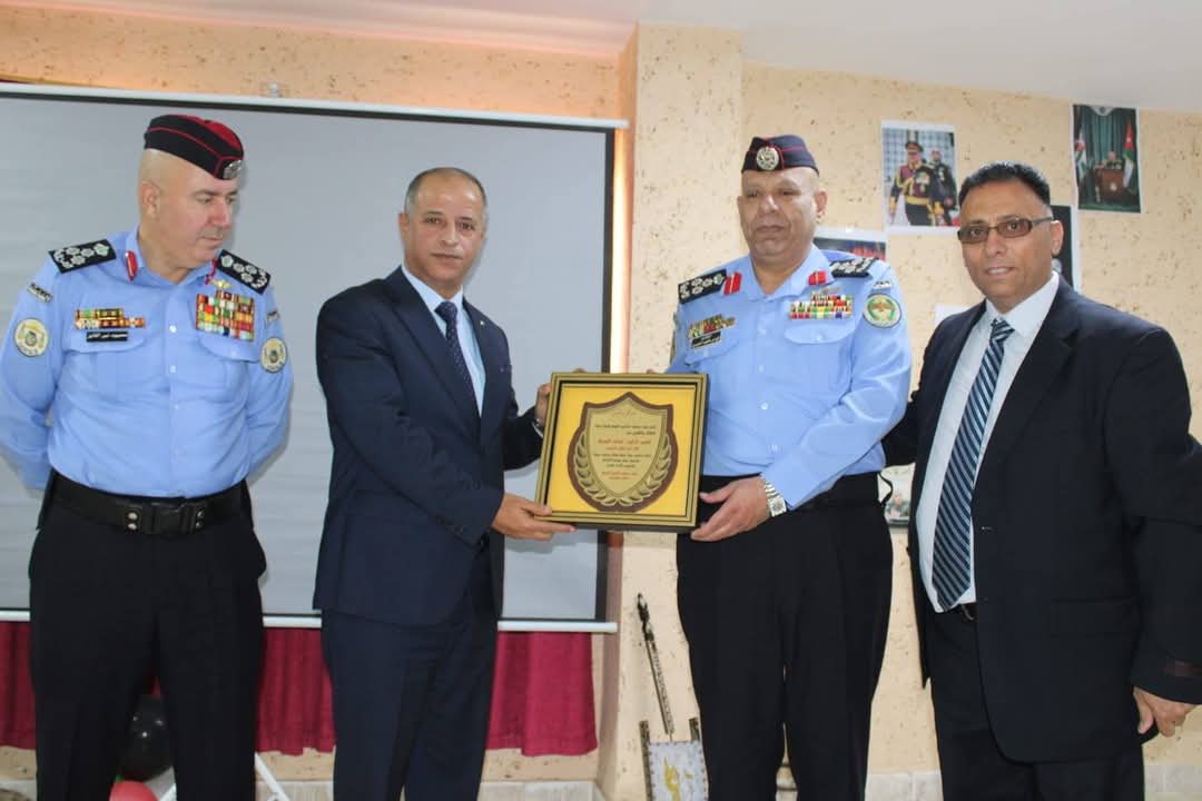 الهقيش يرعى فعاليات الاحتفال  وطني كرامة وفخر ... صور