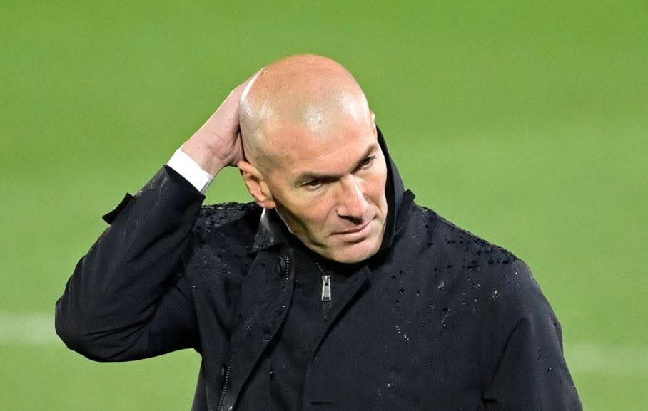 هل يعود زيدان لتدريب ريال مدريد للمرة الثالثة؟
