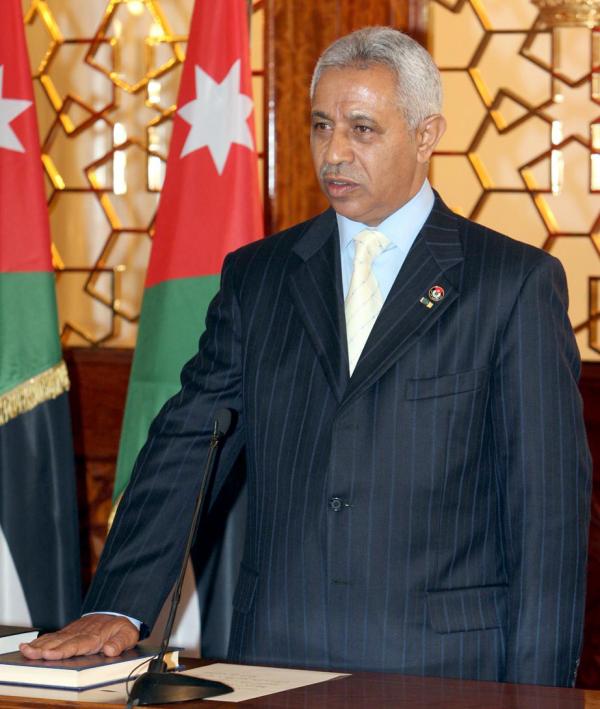 رئيس الوزراء ينعى وزير الداخلية الأسبق عيد الفايز