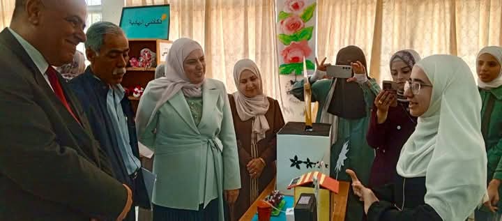 العبيدات يرعى افتتاح مشروع المدرسة الذكية في مدرسة دير أبي سعيد الثانوية للبنات  صور