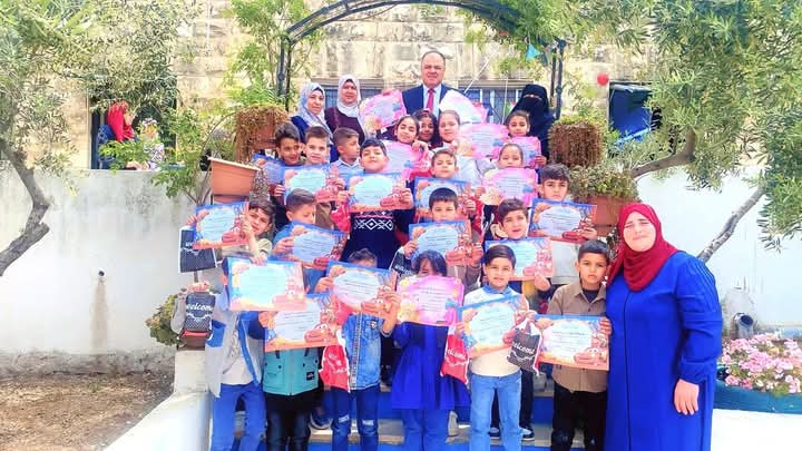 العبيدات يرعى مسابقة عباقرة الحساب للصفوف الثلاثة الأولى في مدرسة الأشرفية الأساسية المختلطة