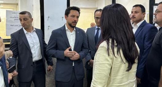 ولي العهد يزور دائرة الرقابة الصحية والمهنية ومجمع الدوائر في أمانة عمان