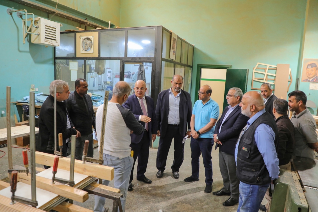 د. الحياري يدعو إلى تعزيز الجانبين التدريبي والإنتاجي للمشاغل الهندسية في الجامعة الهاشمية