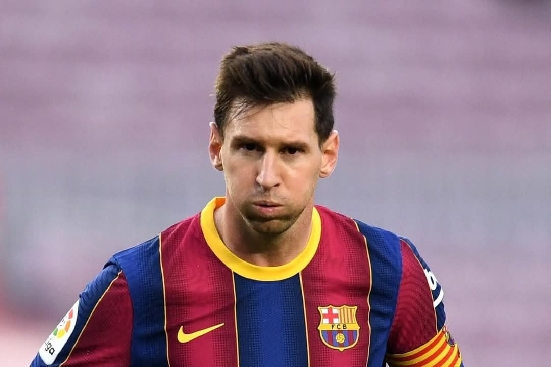 تيباس وميسي: تقارير تكشف عن محاولات قديمة لإبطال ترخيص أسطورة برشلونة