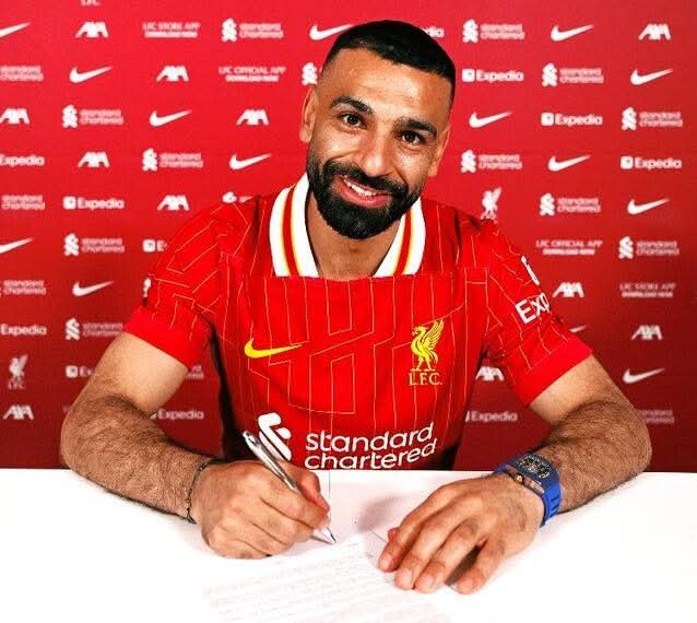 محمد صلاح يضع حداً للشكوك ويجدد مع ليفربول حتى 2027