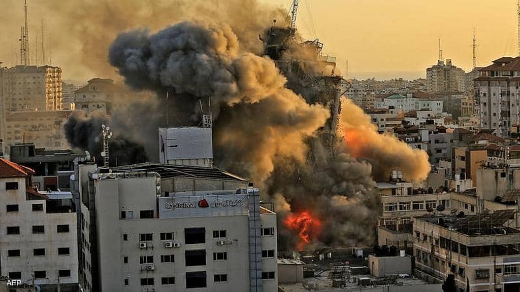 مجزرة جديدة في غزة.. 12 شهيدًا بينهم أطفال ونساء في قصف إسرائيلي