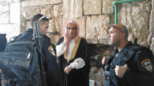 سلطات الاحتلال تبعد خطيب المسجد الأقصى لمدة أسبوع
