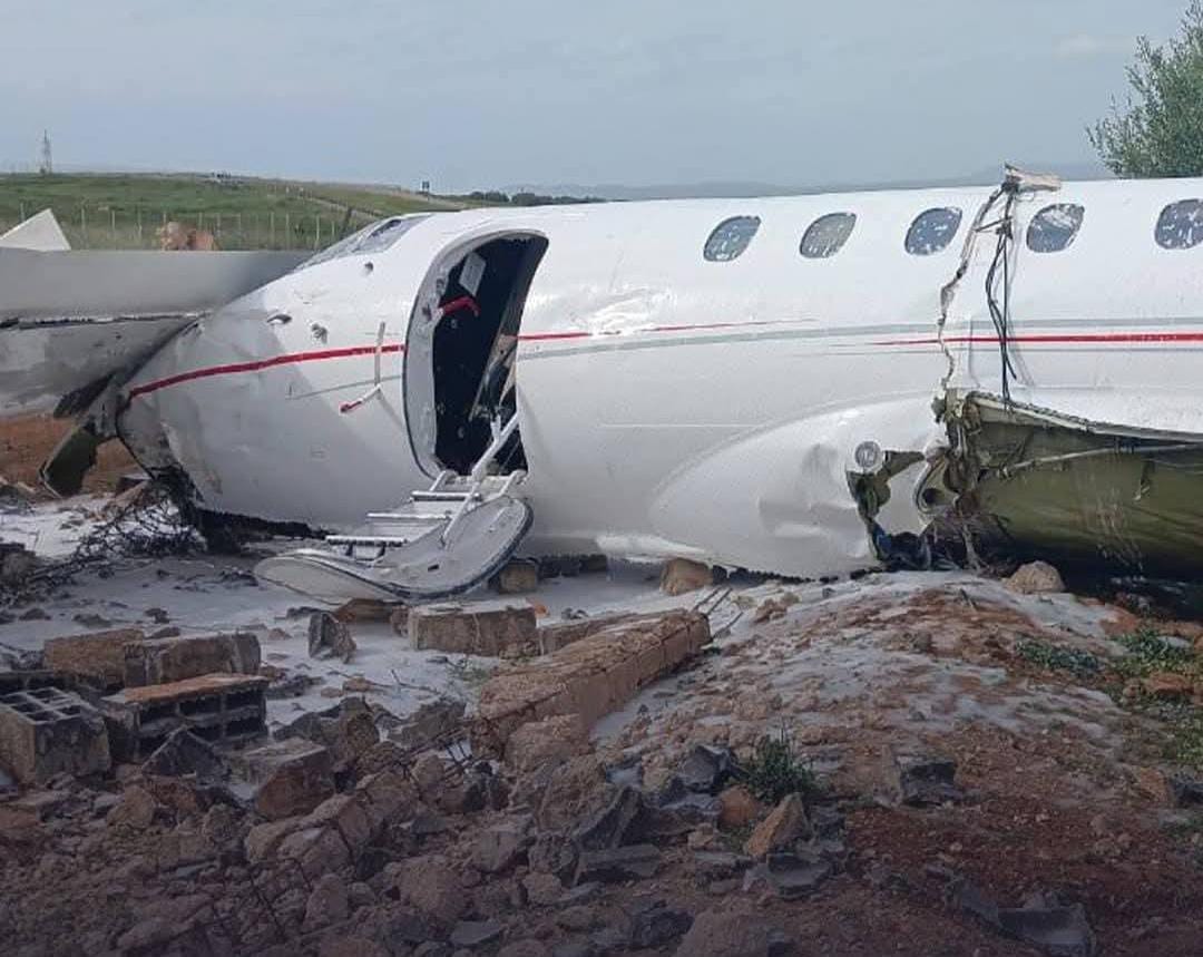 المغرب : سقوط طائرة قرب مطار فاس سايس على متنها ثلاثة أشخاص...صور