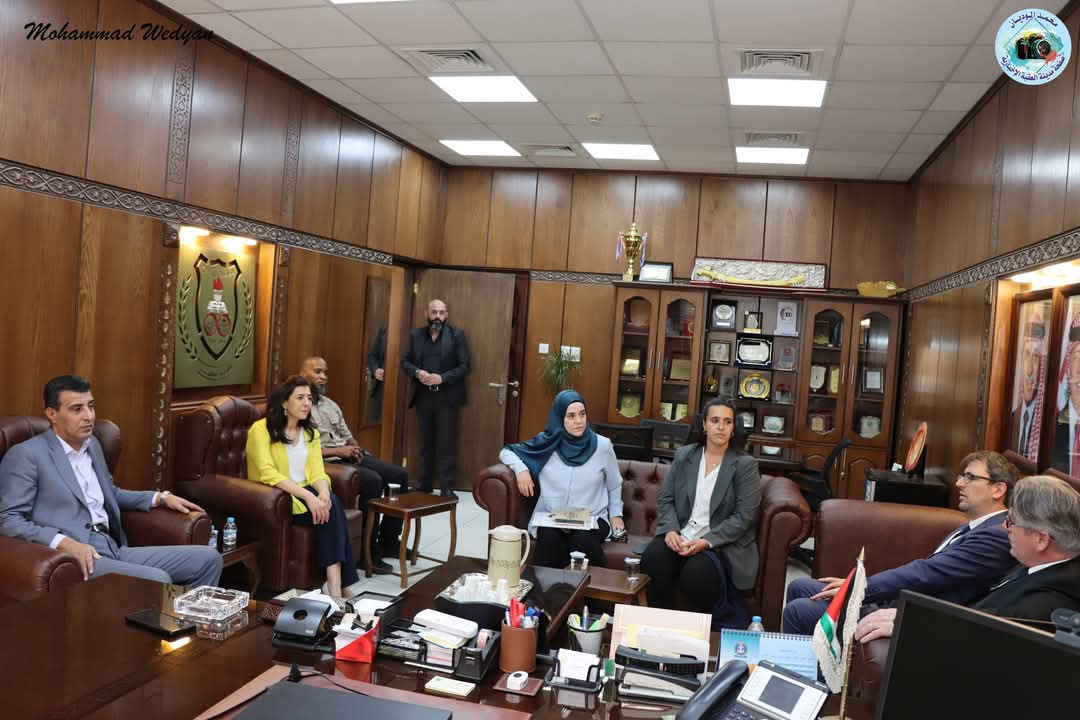 السفير الفرنسي يزور الجامعة الأردنية فرع العقبة ويبحث سبل التعاون الأكاديمي...صور