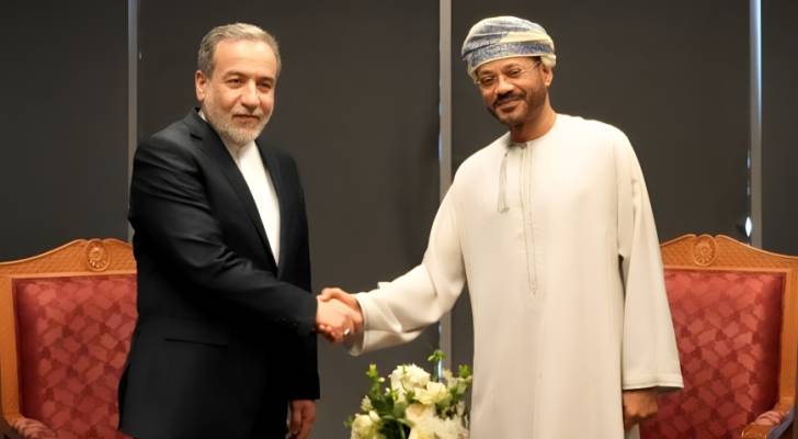 عراقجي يسلم مواقف إيران لنظيره العُماني لنقلها إلى فريق المفاوضات الأمريكي في مسقط