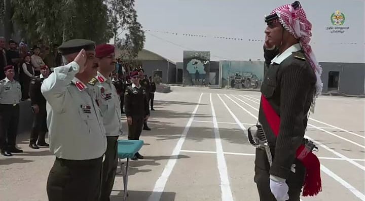 العساف يتخرج من مدرسة تدريب القوات الخاصة الأردنية ويحصد المركز الأول على المشاة
