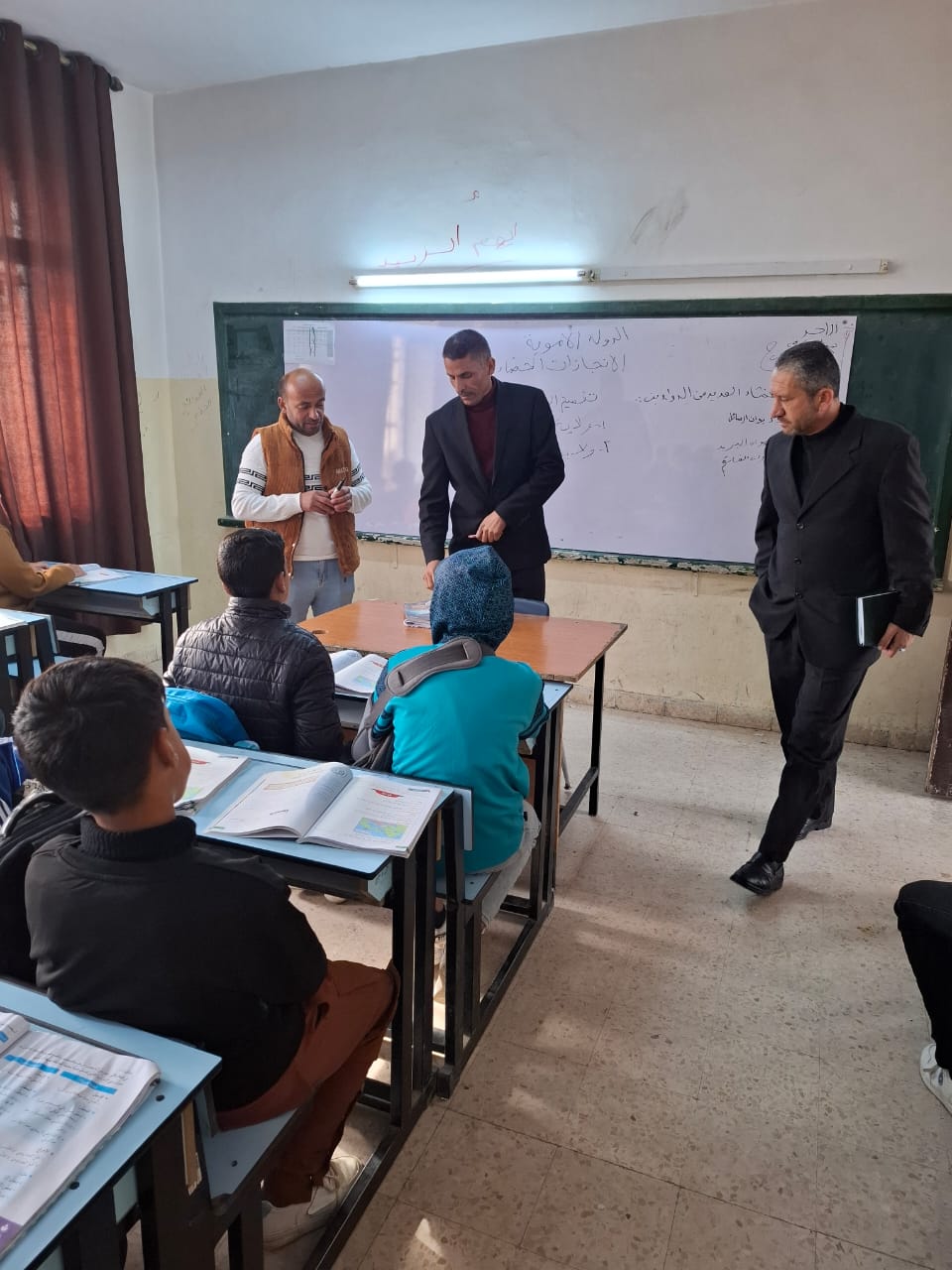 المساعيد يتفقد مدرستي الزبيدية الثانوية للبنين والزبيدية الاساسية المختلطة