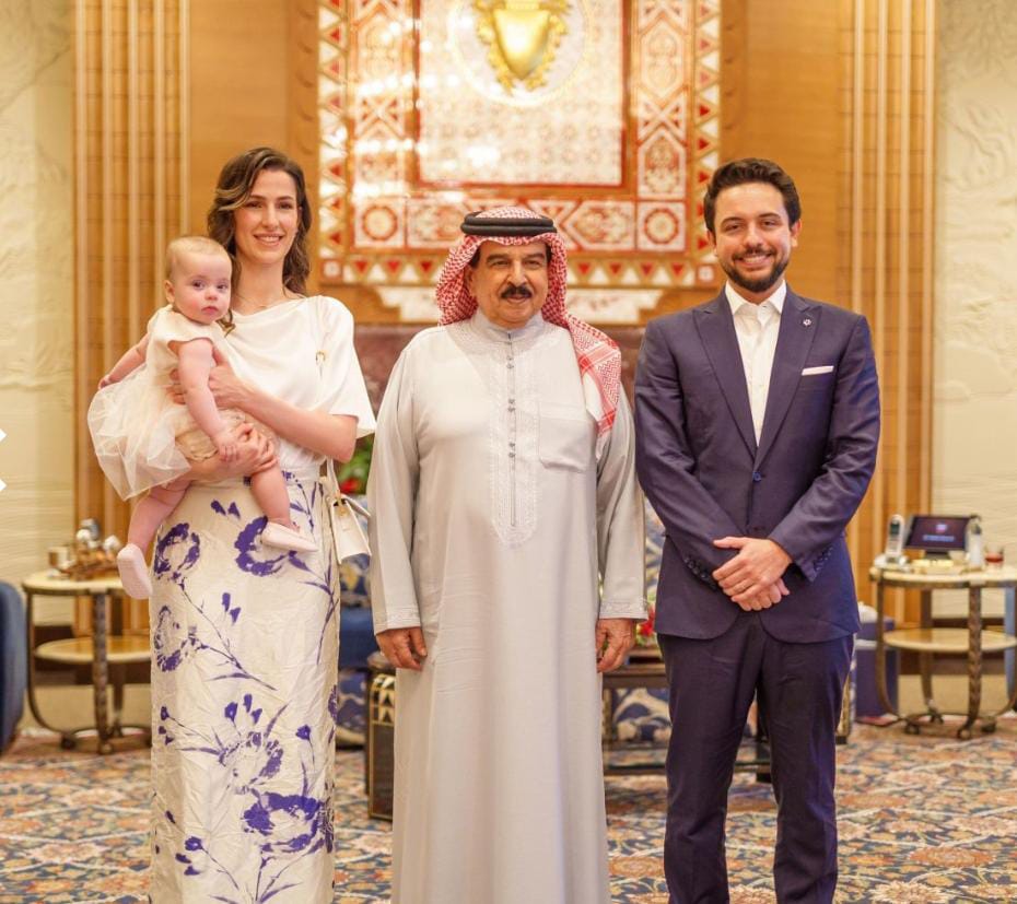 ولي العهد يلتقي ملك مملكة البحرين خلال زيارة خاصة للبحرين ....صور