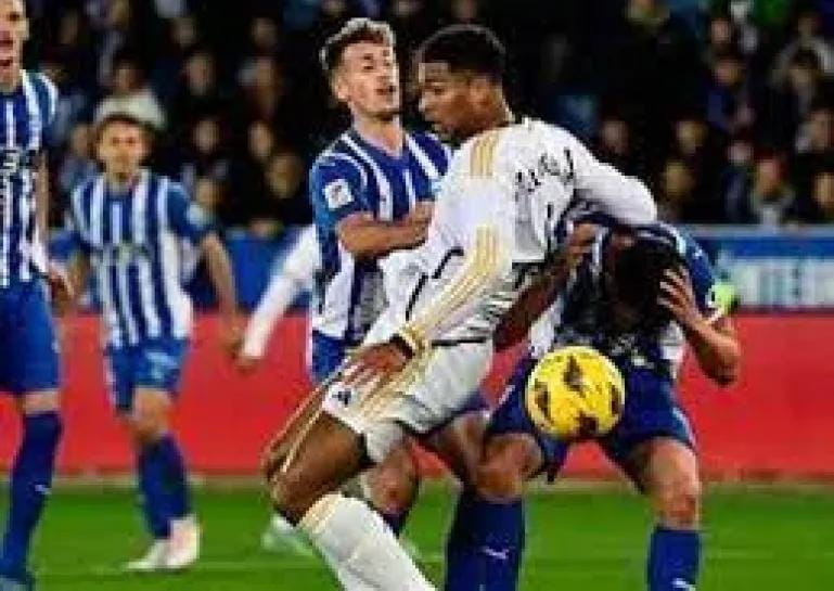 ريال مدريد في مواجهة نارية مع ألافيس.. هل يستفيق الملكي بعد السقوط الأوروبي؟