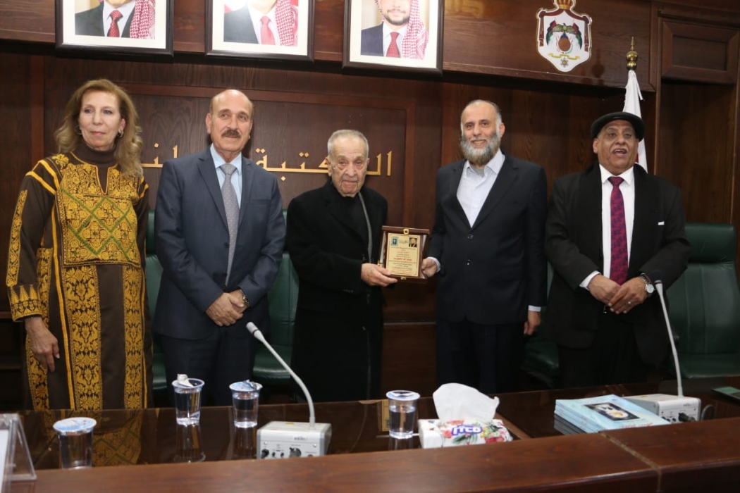 إشهار ديوان أناشيد النصر لمجموعة من الشعراء العرب