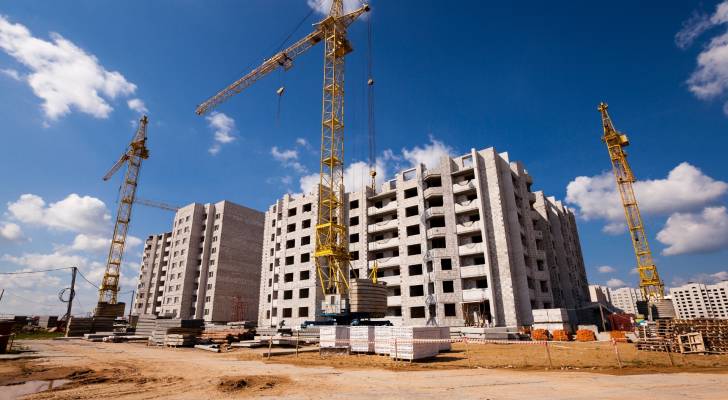 تعرف إلى التعديلات على مشروع قانون ضريبة العقارات الجديد 2025 في الأردن وانعكاسه على المواطنين