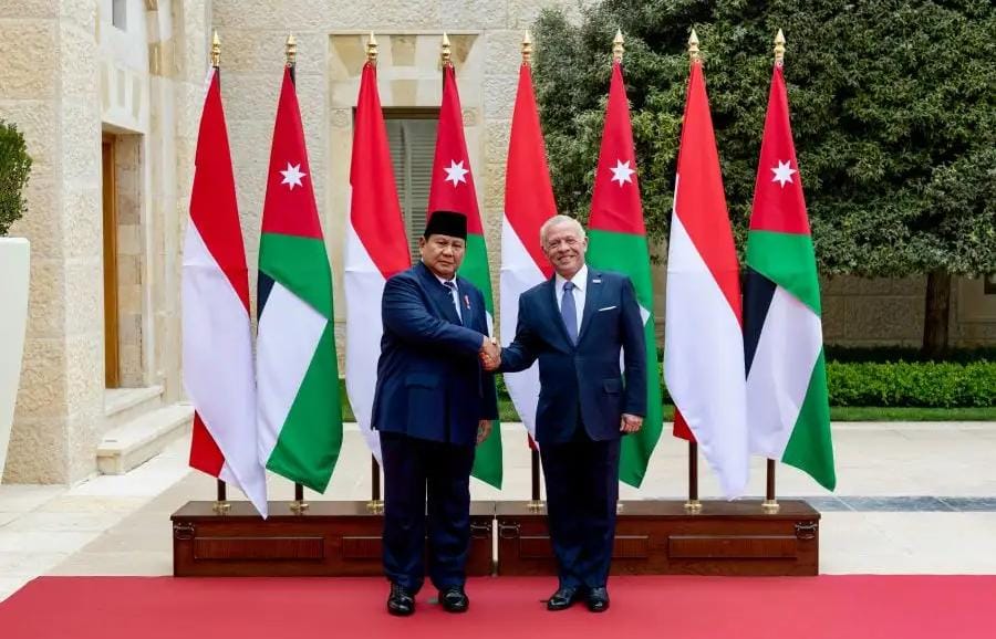 الملك يستقبل الرئيس الإندونيسي برابوو سوبيانتو في قصر الحسينية