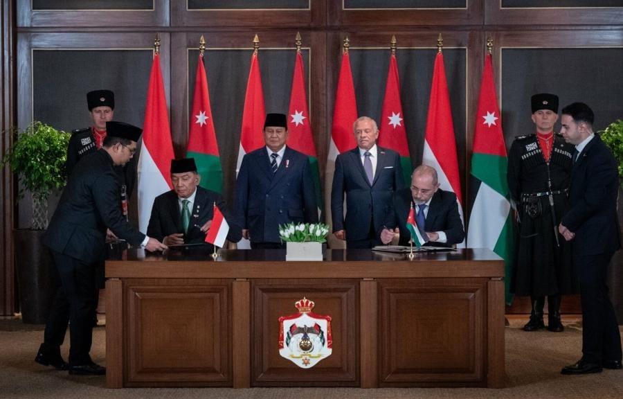الملك والرئيس الإندونيسي يشهدان توقيع اتفاقية تعاون في المجال الدفاعي