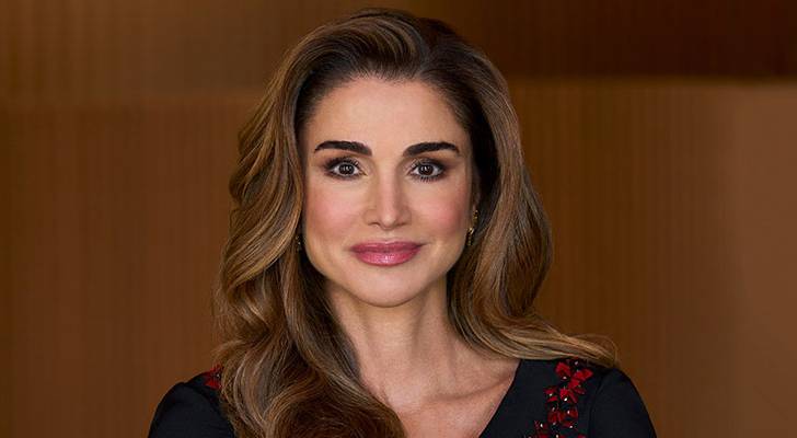 الملكة رانيا تشارك صورة بمناسبة يوم العلم الأردني: ارفَعه بفخر