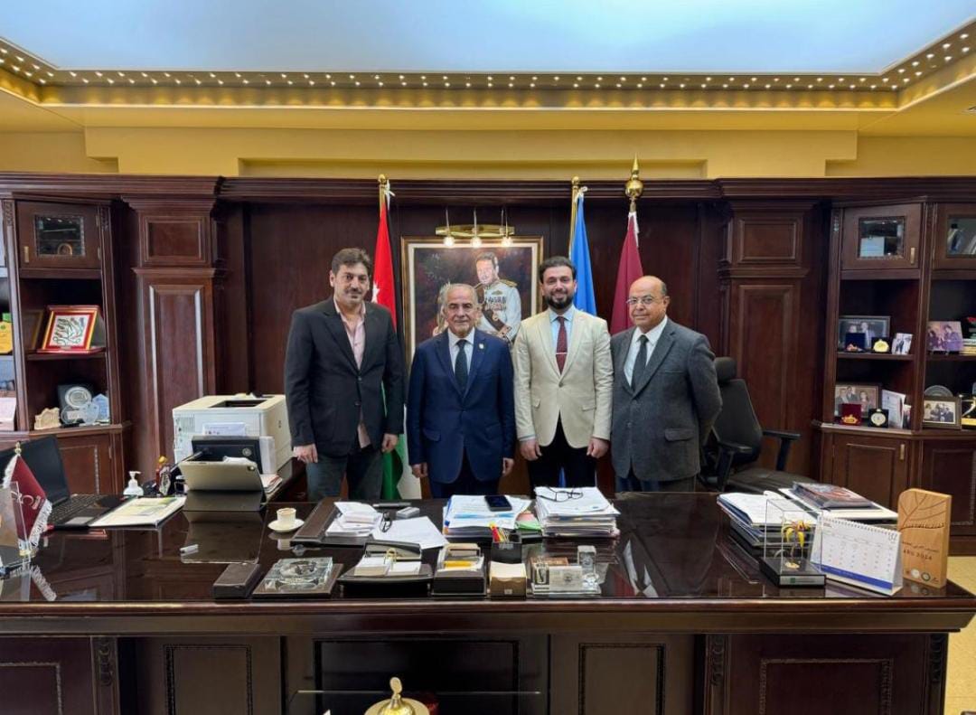 وفد من كلية التربية الرياضية بجامعة الأنبار يزورعمان الأهلية