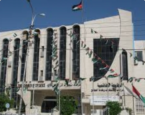 تجارة الزرقاء تدعو لتزيين المحال التجارية احتفاء باليوم الوطني للعلم الأردني