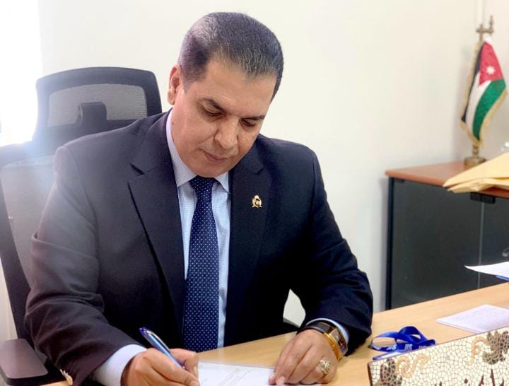 العلم الأردني راية من نور ونار