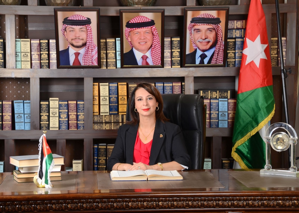 المحيسن تكتب .. علمنا عال  ورايتنا رمز وحدتنا.. والولاء والانتماء يجمعنا