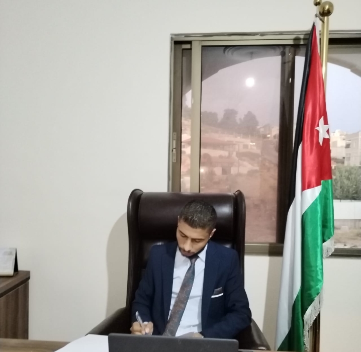 العلم الأردني: رمز السيادة والوحدة في يومه الوطني