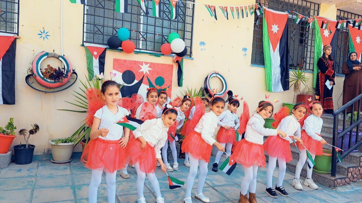 مدرسة تقبل الأساسية المختلطة  تحتفي بيوم العلم الاردني