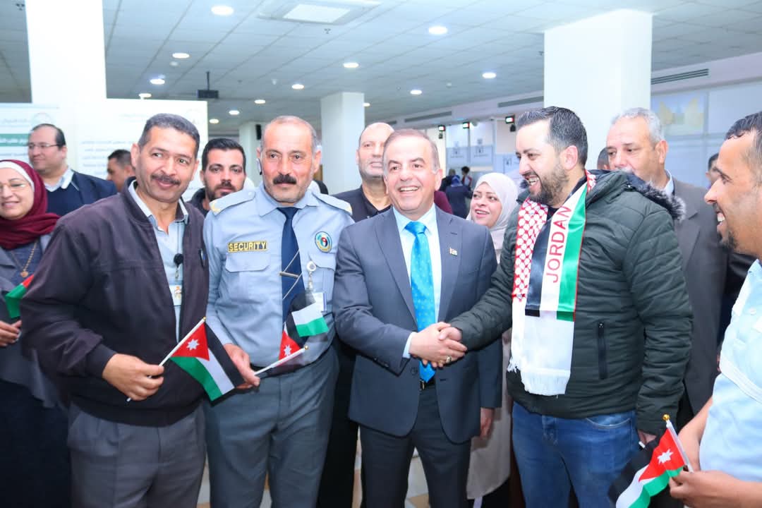 الأحوال المدنية  والجوازات تحتفل بيوم العلم