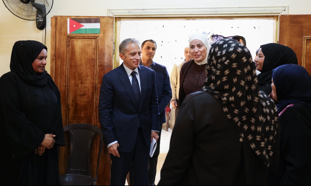 رئيس الوزراء يبدأ جولة ميدانية تفقدية من لواء الحسا بمحافظة الطفيلة