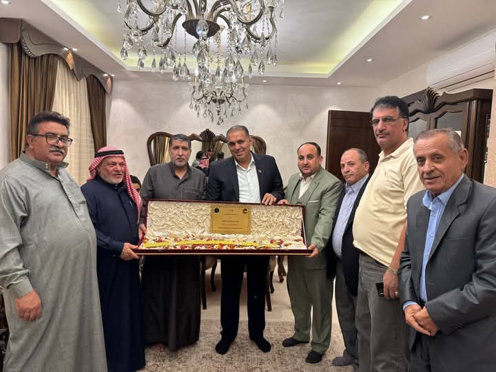 القطيشات يكرم المهندس أكرم البطوش على جهوده في دعم المجتمع....صور