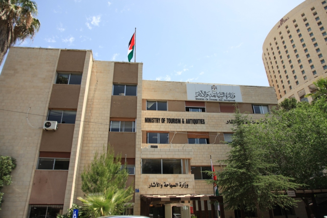 خبراء: ارتفاع أعداد الزوار والدخل السياحي دلالة على تعافي القطاع وانتعاشه
