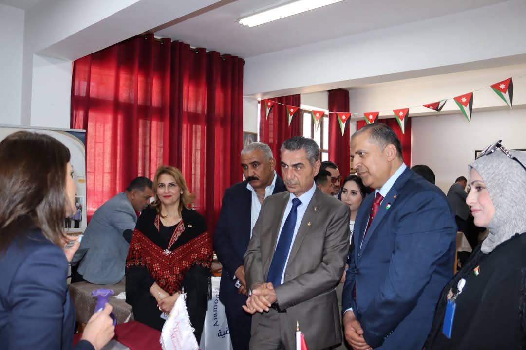 بحضور متصرف لواء الجامعة، الشوابكة يفتتح قسم الفن والتصميم في مدرسة المروج الثانوية للبنات  BTEC.