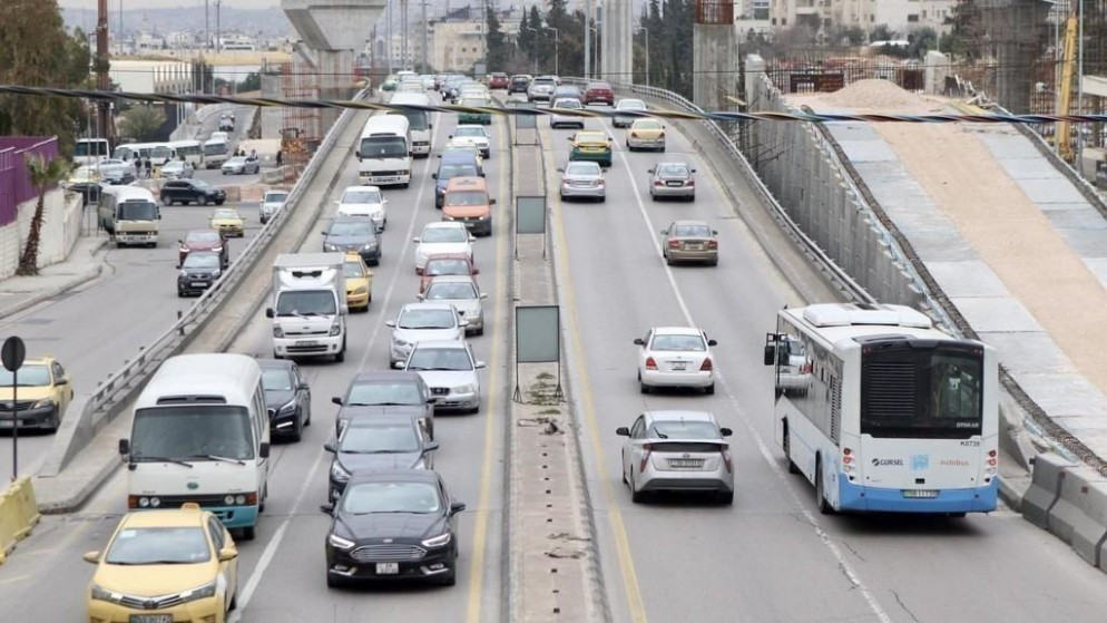 النقل النيابية تطلع على مشروع تطوير النقل العام بين عمان والمحافظات