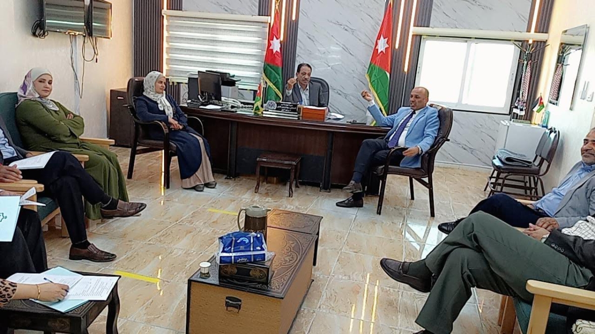 الزبن يترأس اجتماع فريق التطوير في مديرية تربية لواء الموقر