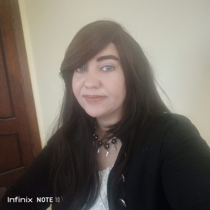 ولما نطق بِكلِمة أُحِبُك جرِيتُ خلفُه لِكى يُعِيدها على أسماعهِ