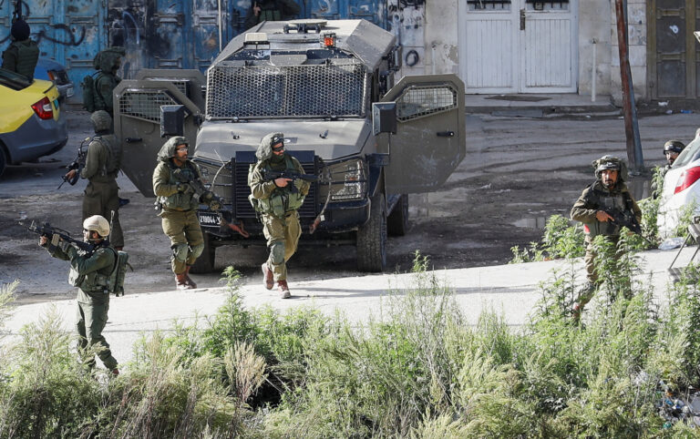 الاحتلال يلغي تأشيرات 27 نائبا فرنسيا قبل رحلتهم للأراضي الفلسطينية