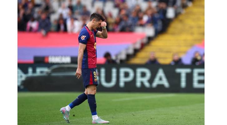 غياب ليفاندوفسكي عن نهائي الكلاسيكو؟ “مصلحة” لبرشلونة حسب خيمينيز