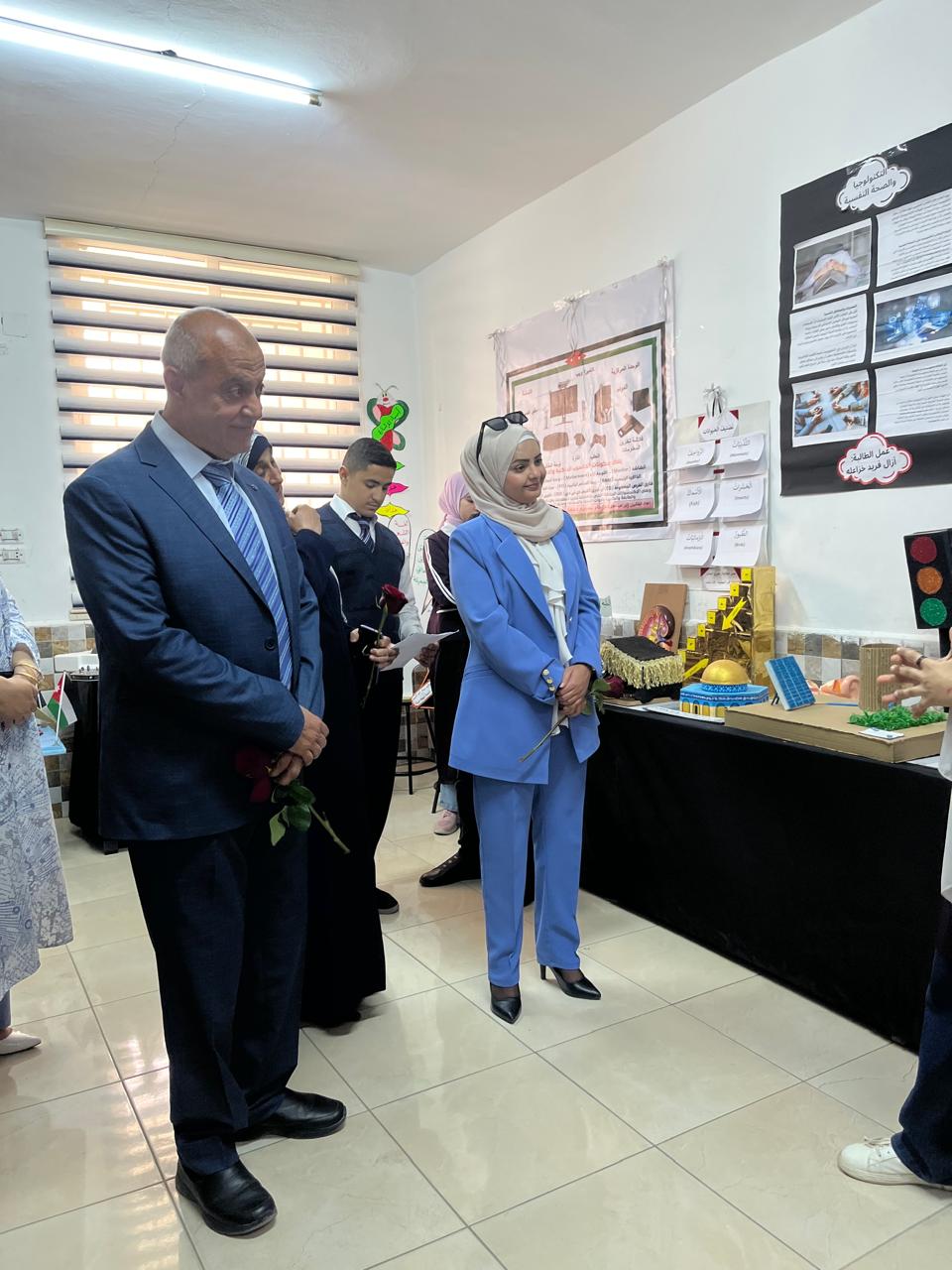 تحت رعاية همسة العموش افتتاح معرض الوسائل التعليمية في مدرسة الحافظين