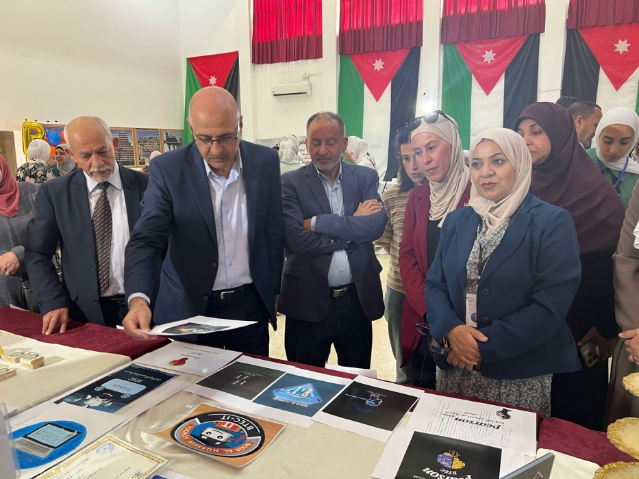 المجالي يفتتح معرض BTEC الأول لعرض إنجازات طالبات إدارة الأعمال وتكنولوجيا المعلومات