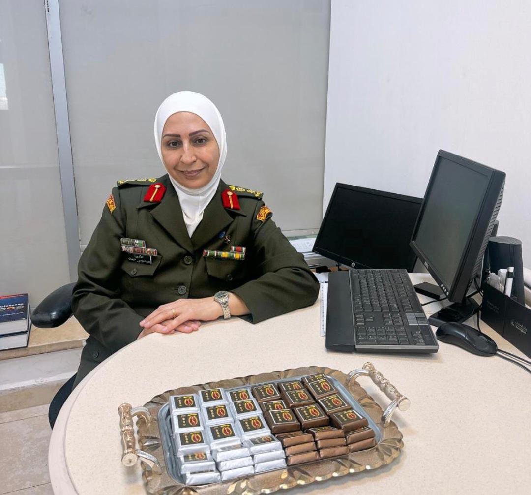 العقيد علياء الخليفات... ريادة طبية في مواجهة الأمراض المعدية داخل الخدمات الطبية الملكية