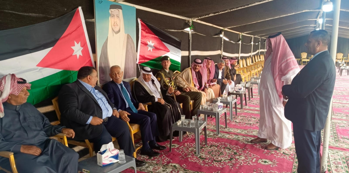 مندوبا عن الملك وولي العهد.. العيسوي يعزي عشيرة العيسى...صور